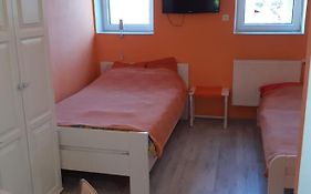 Wynajem Apartamentow I Pokoi.
